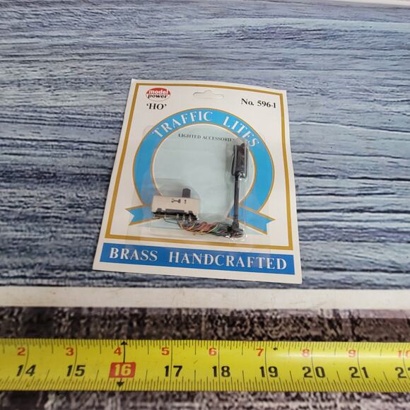 Model power H.O scale N.O 596-1 Traffic light lighted accessories sealed - Picture 1 of 5
